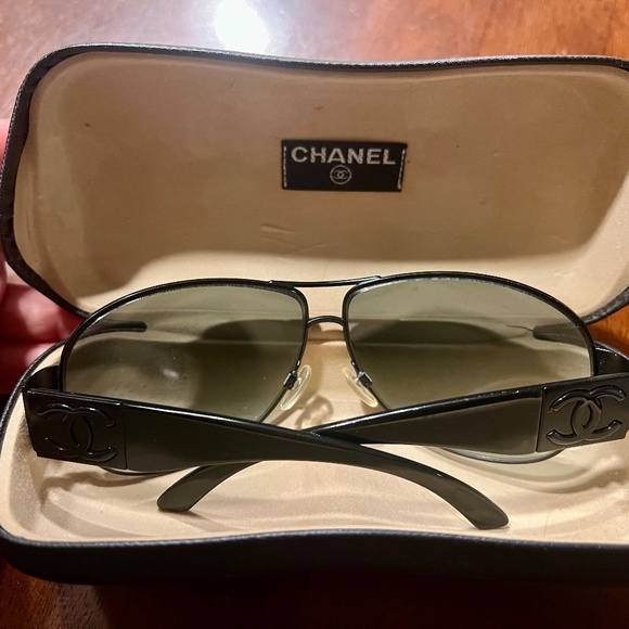 CHANEL Coco Mark 4128 64 11 125 Sunglasses Matte Black Unisex 22 - Picture 3 of 7
